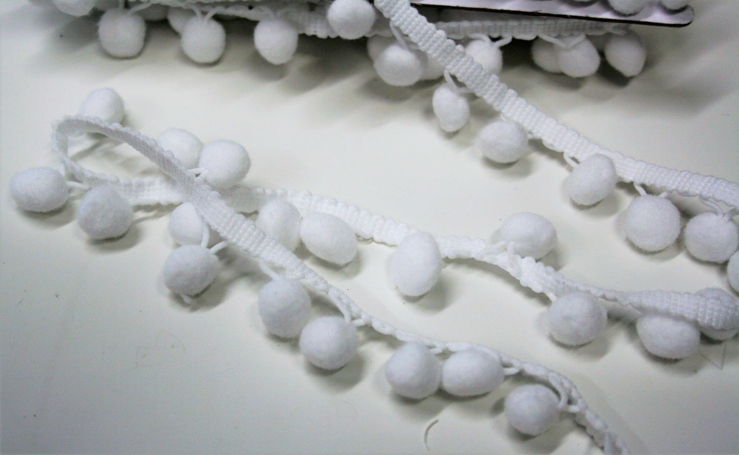 White - Pompoms