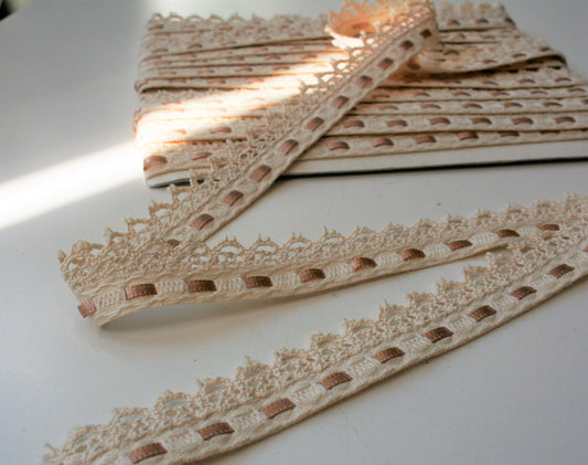 Cream Ribbon and Lace Trim