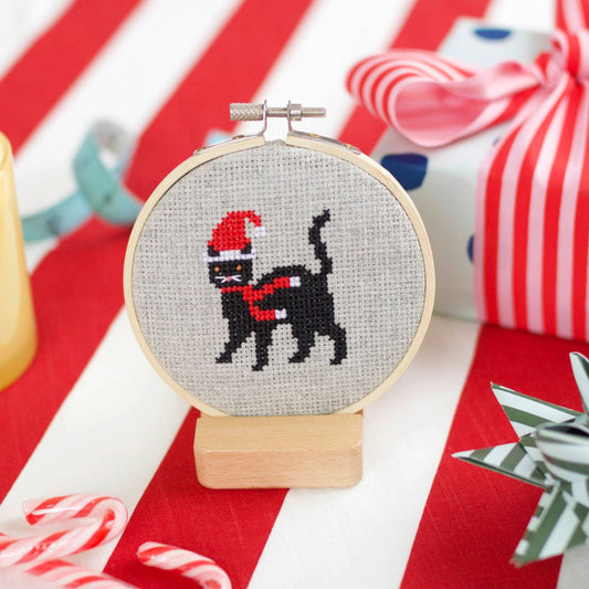 Christmas Cat Beginner Counted Cross Stitch Kit
