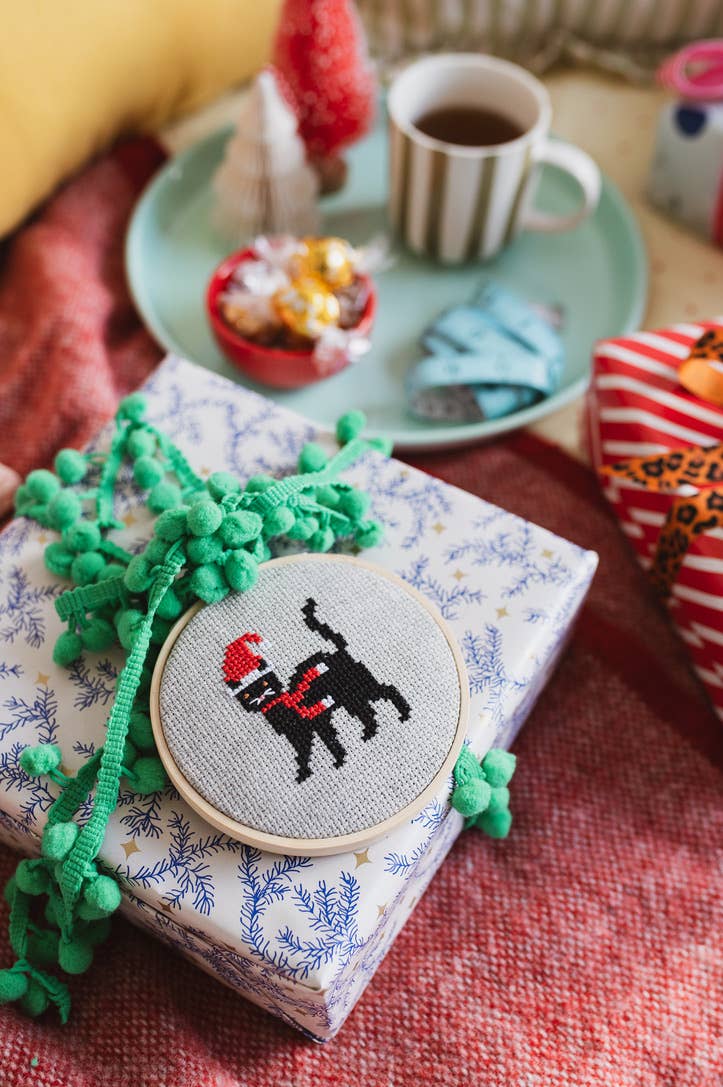 Christmas Cat Beginner Counted Cross Stitch Kit