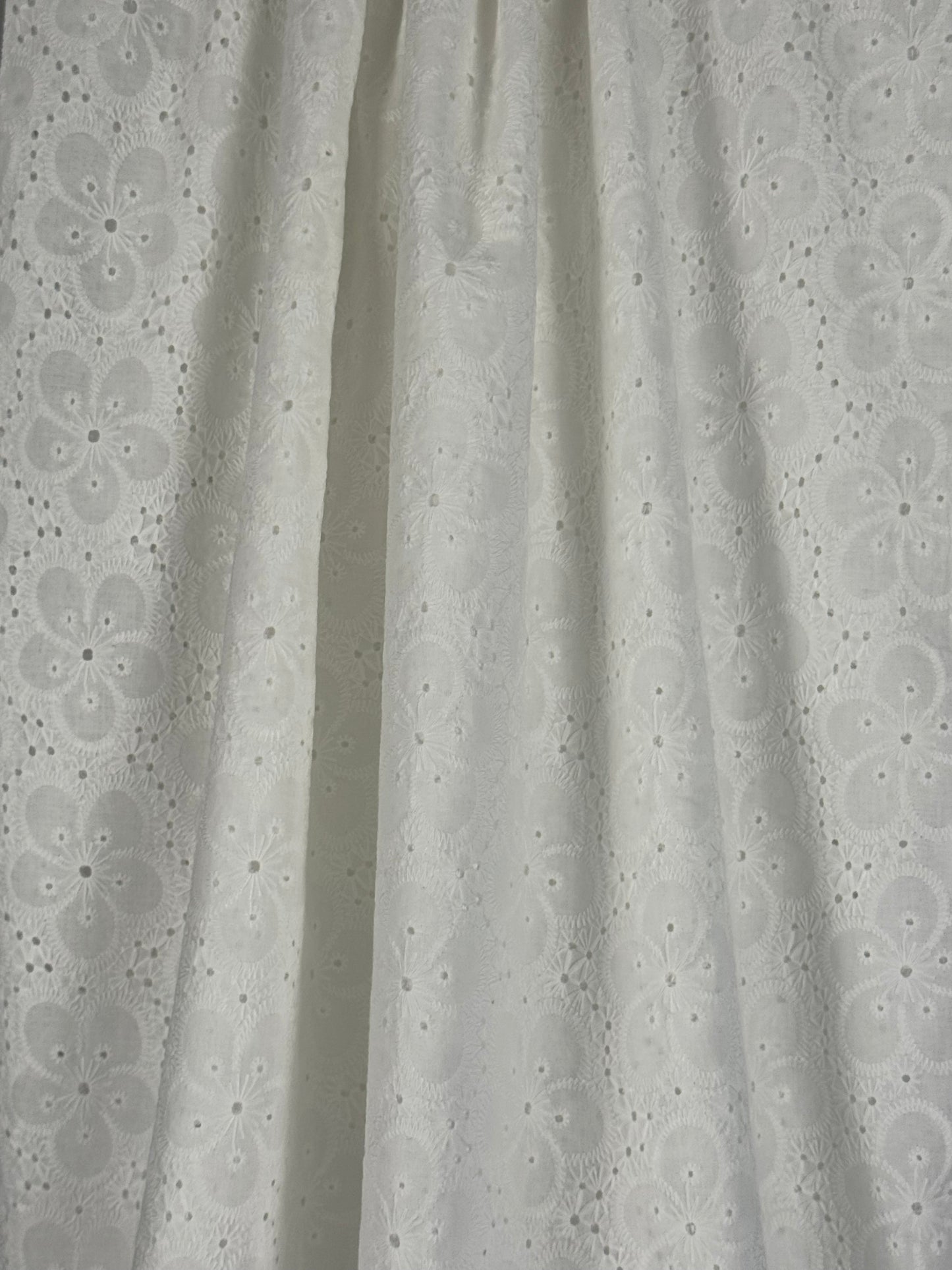 White Cotton Embroidery Two-sided Scallop Edge