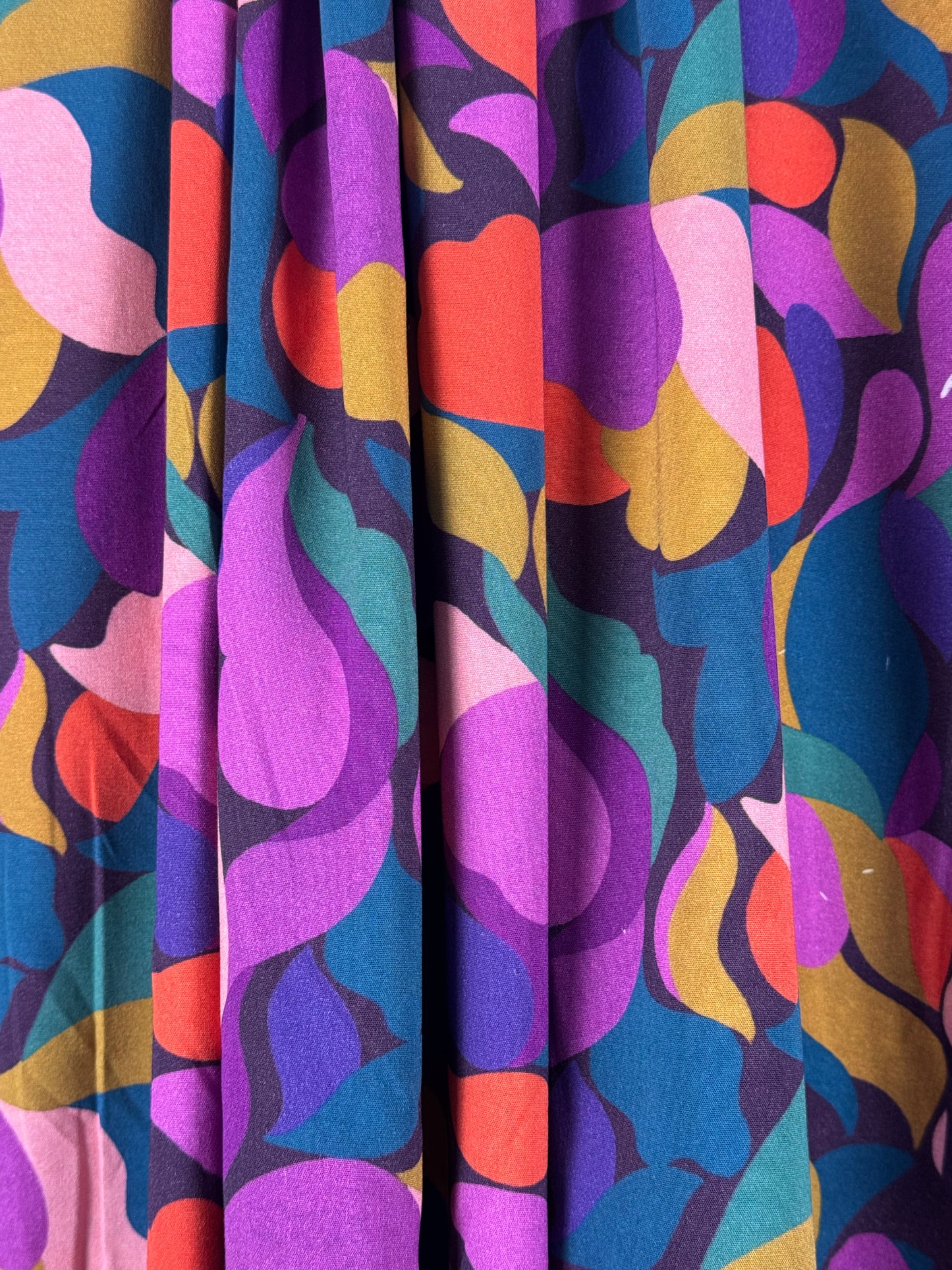 Viscose Poplin Dark Purple Leaves