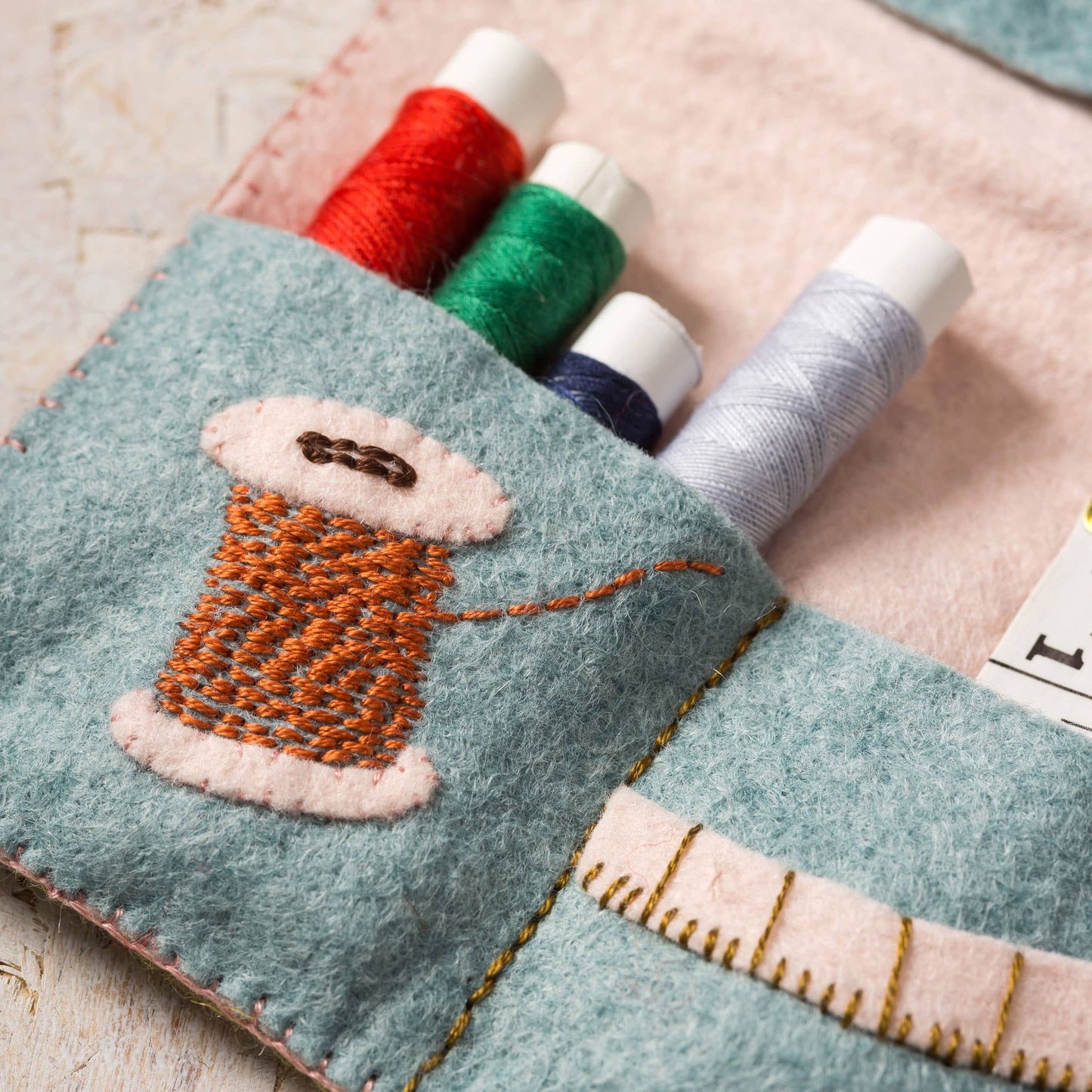Sewing Roll Felt Craft Kit: English