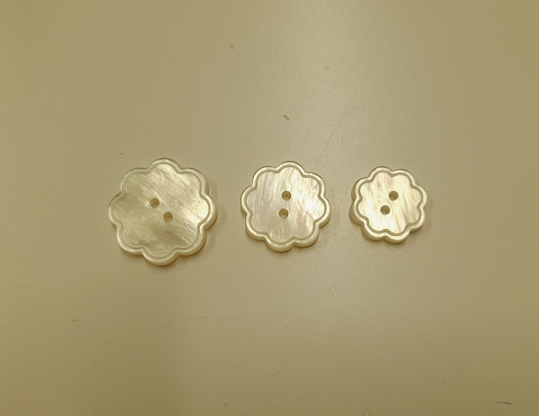 Bonfanti Cream Flower Buttons