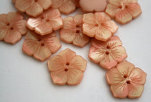 Nude/Pink Pearlescent Flower Buttons